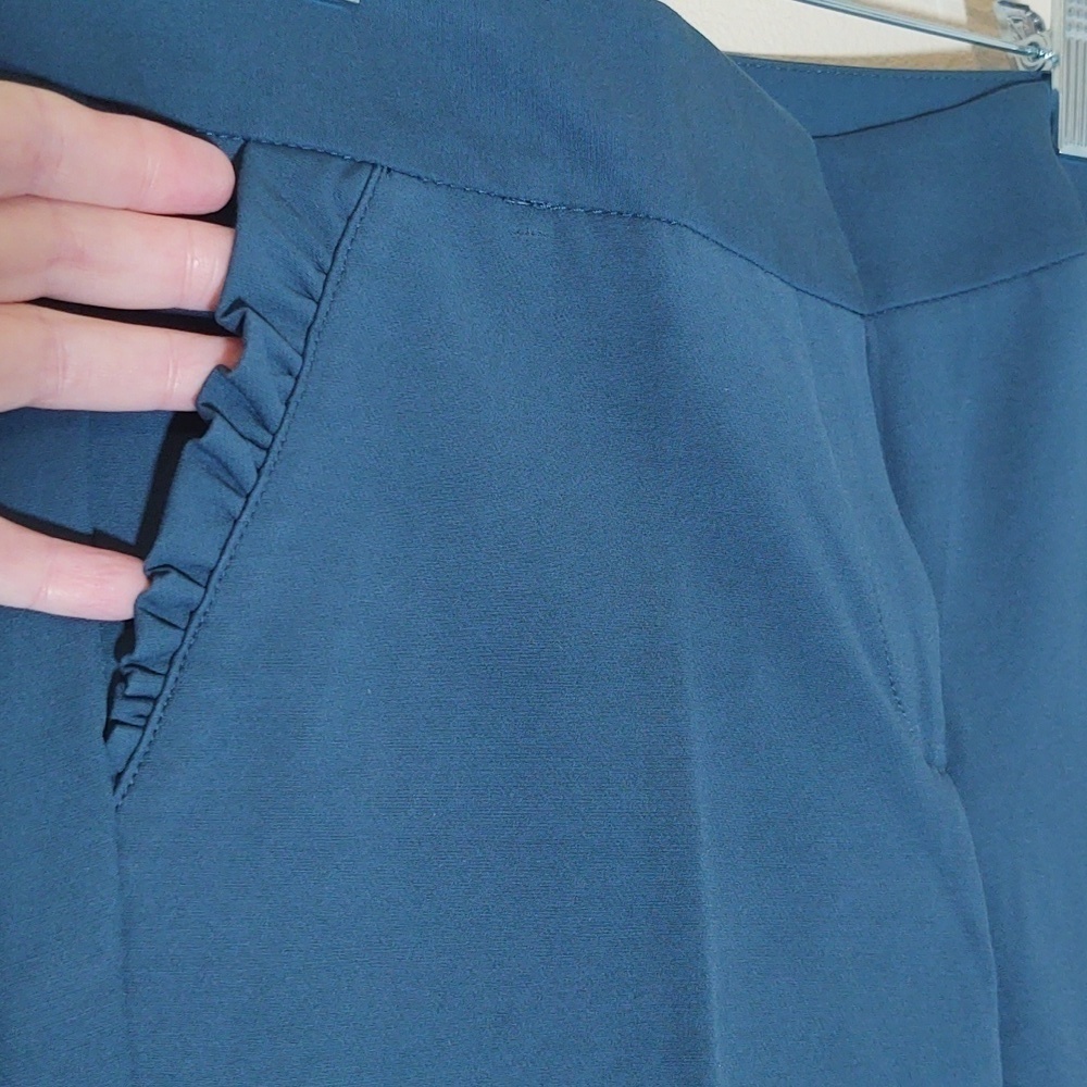 Talbot Women's Pants with ruffle on front pockets - Picture 2 of 9